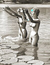 Black and White Retro Erotic Photos Gallery #97